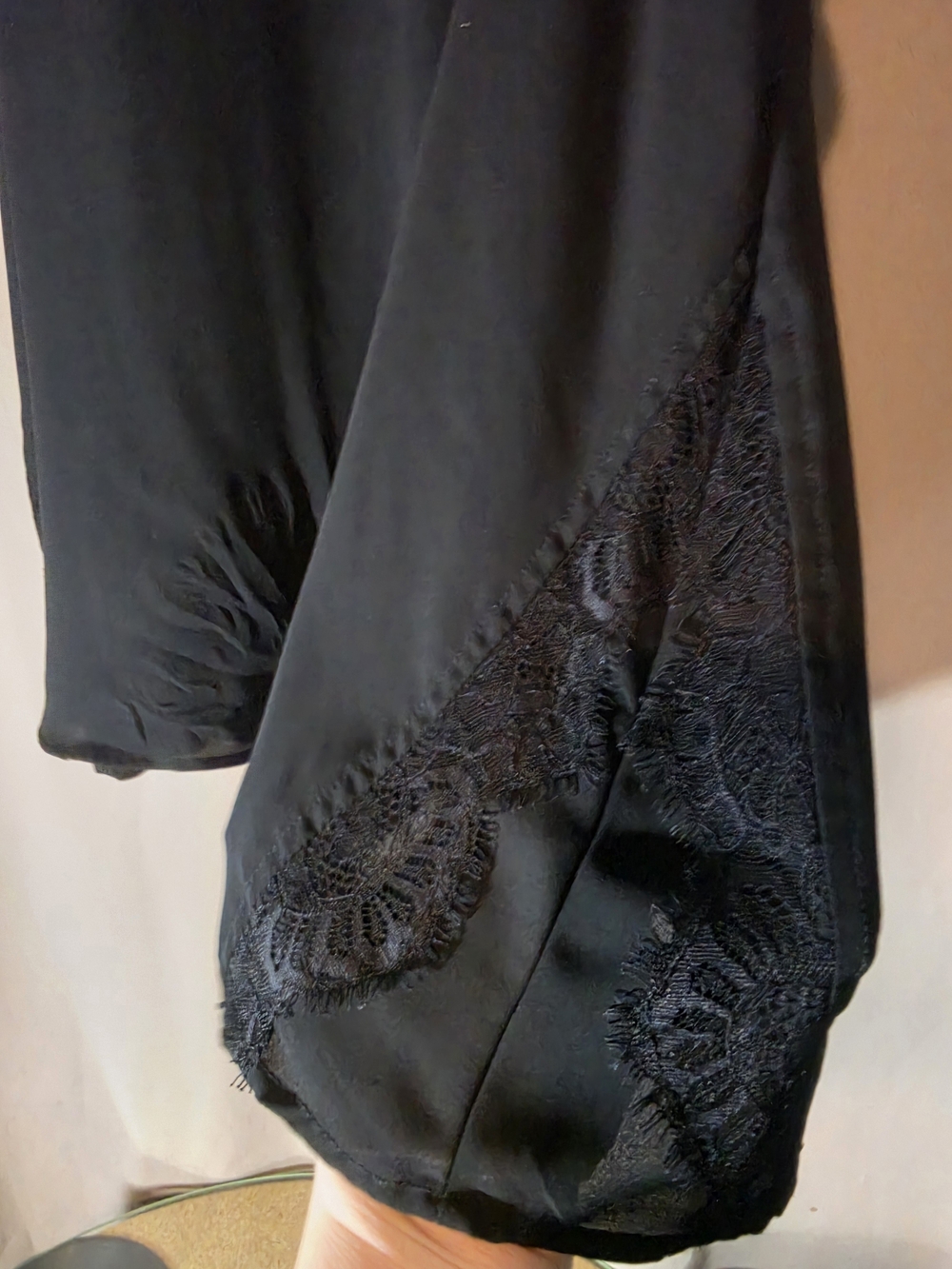 Size 2 Torrid Stunning Black Lace Sleeveless Top - Picture 3 of 6